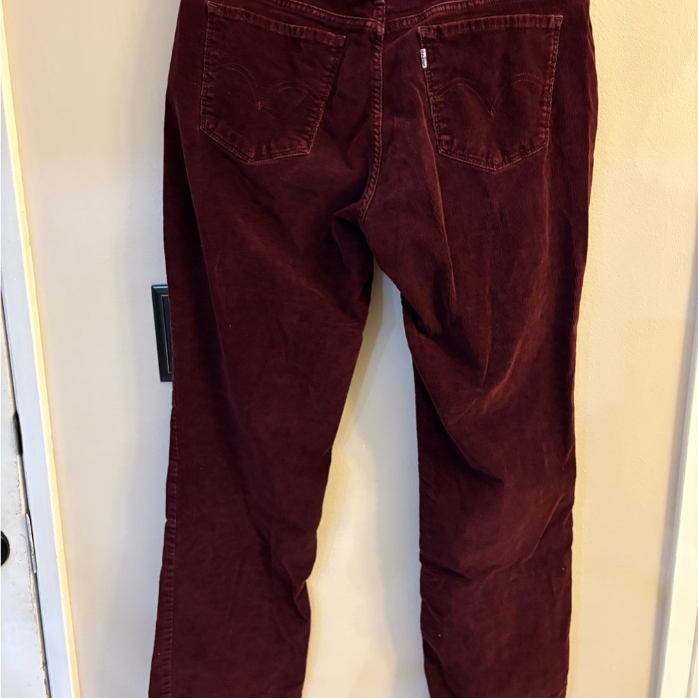 Men’s Levi's 505 straight Burgundy Corduroy Pants Size 33